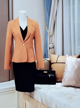 欧美新款口袋纽扣品牌女士粉橙色小短款西装职业显瘦长袖修身外套