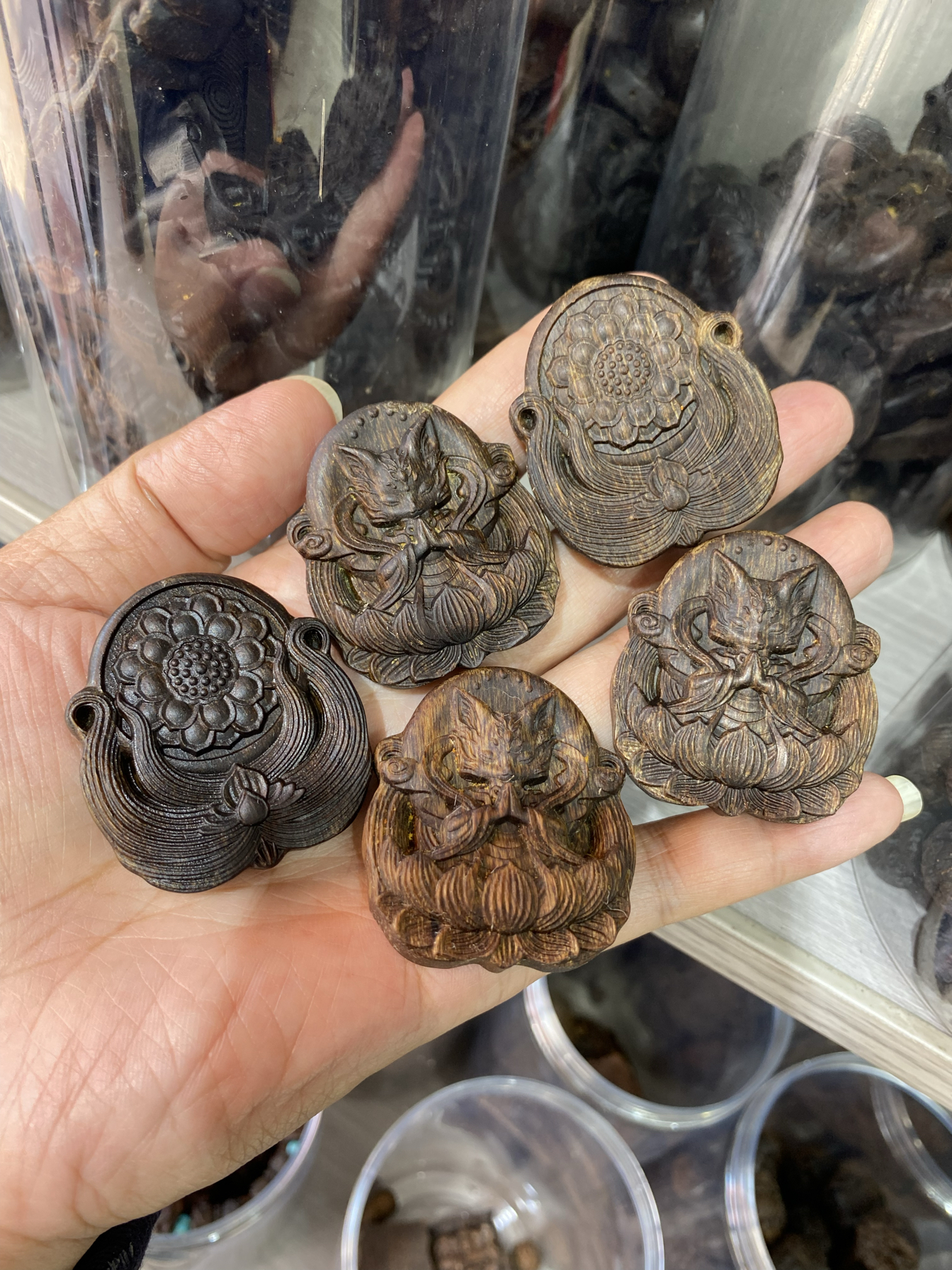 天然沉香木九尾狐吊坠招桃花项链男女招财护身符旺姻缘小狐狸挂件