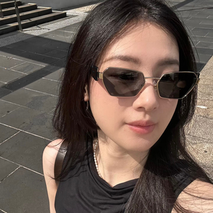 M家辣妹太阳镜女时尚复古潮牌显脸小高级感防紫外线ins金属墨镜男