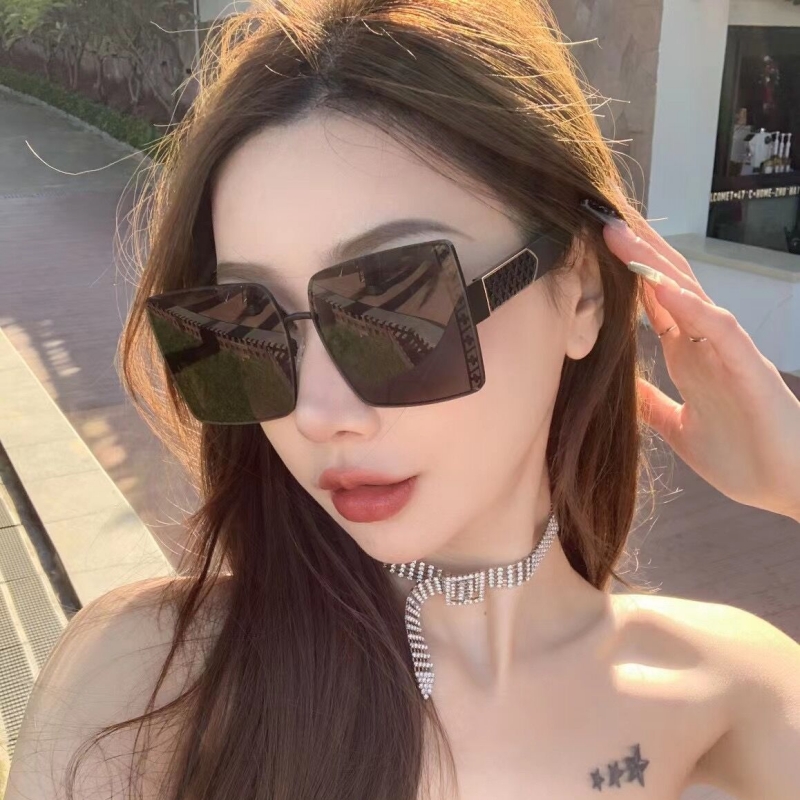 太阳镜女士韩版时尚复古潮牌偏光大框遮阳方形高级感显瘦欧美墨镜