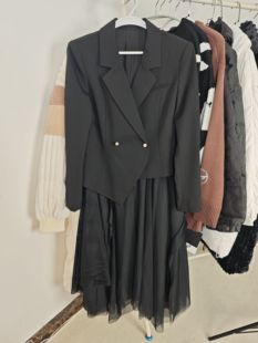 连衣裙 S码 胸围90 肩宽40 裙长116 香 腰围76 ying