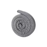 Вещи для кроватей в общежитии у стены, артефакт для заполнения промежутков между кроватями, предметы первой необходимости для студентов, живущих в кампусе, полоски для заполнения промежутков между кроватями.