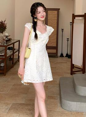 UONE-浪漫清新甜美温婉蕾丝连衣裙