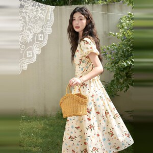 法式气质高级感碎花连衣裙子夏季2025新款女绝美巨好看泡泡袖长裙