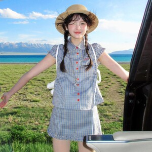 蓝色格子小飞袖衬衫连衣裙子女夏季2025新款韩系复古绝美套装短裙