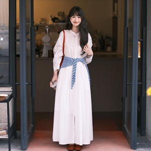 法式白色长袖衬衫连衣裙子女2025新款早秋气质高级感宽松显瘦长裙