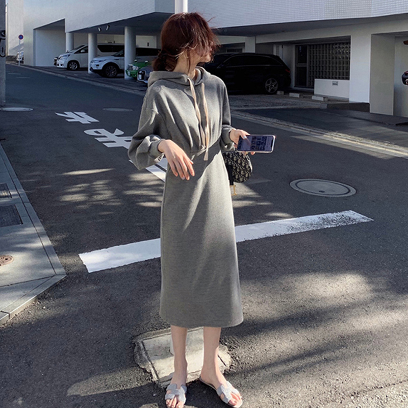 Spring 2021 new French lady temperament goddess fan Yujie light cooked style Hooded Sweater Dress