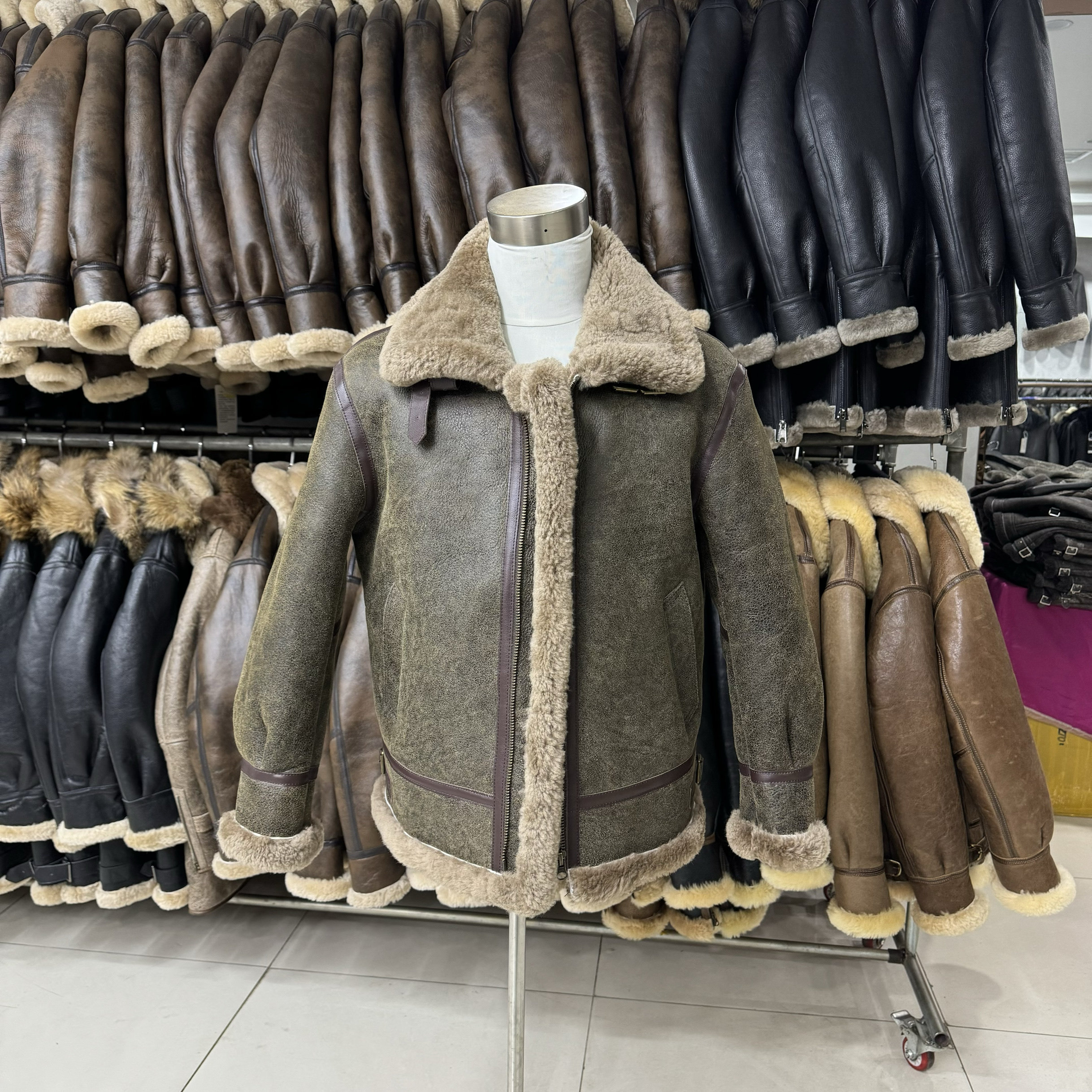 오리지널 생태 모피 올인원 남성  가죽  모피 코트 겨울 두꺼운 코트 옷깃 복고풍 모피 코트 양피