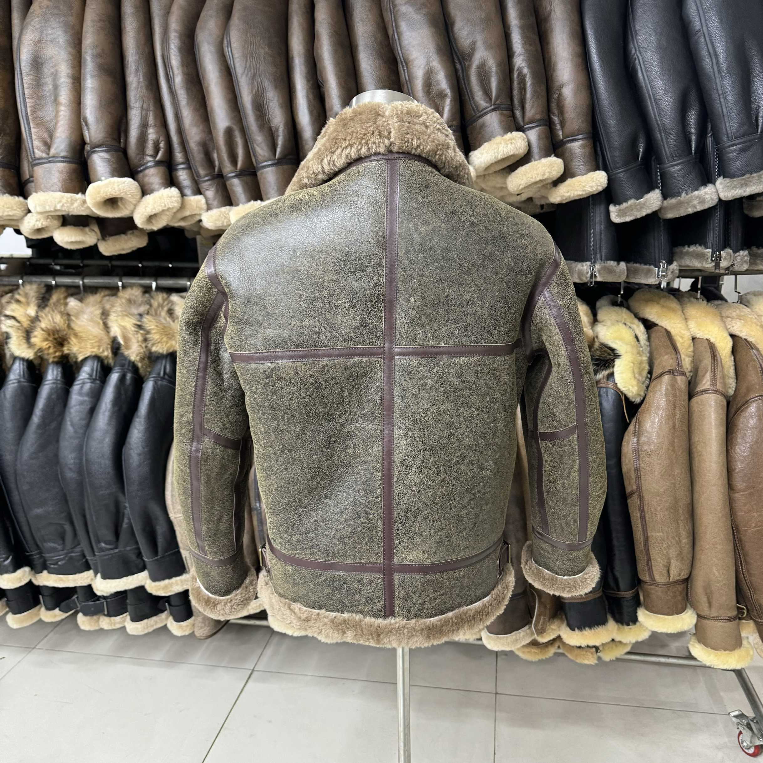 오리지널 생태 모피 올인원 남성  가죽  모피 코트 겨울 두꺼운 코트 옷깃 복고풍 모피 코트 양피