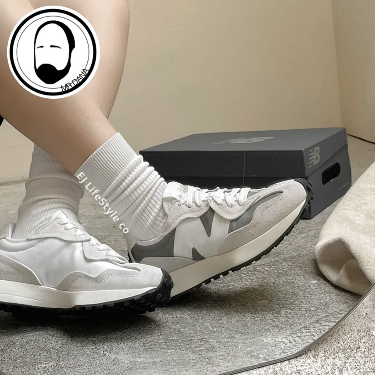 New Balance nb327系列女鞋男鞋白灰复古运动休闲老爹鞋 U327WED