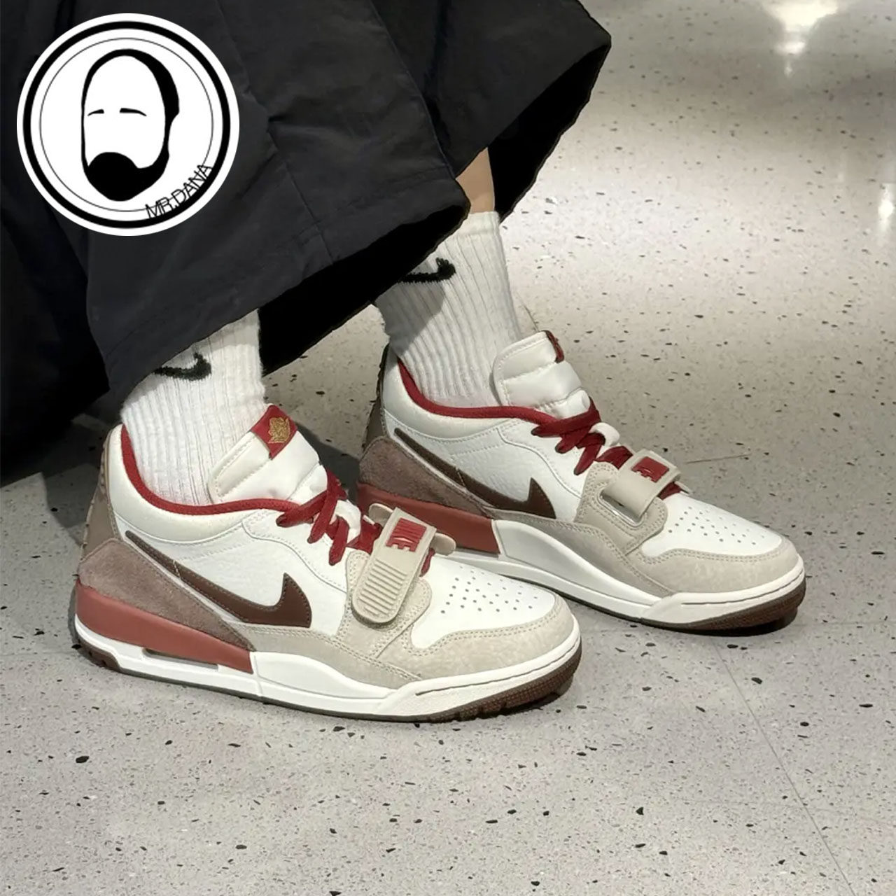 Nike耐克春款马年新年款LEGACY 312男子气垫缓震篮球鞋IQ9783-121