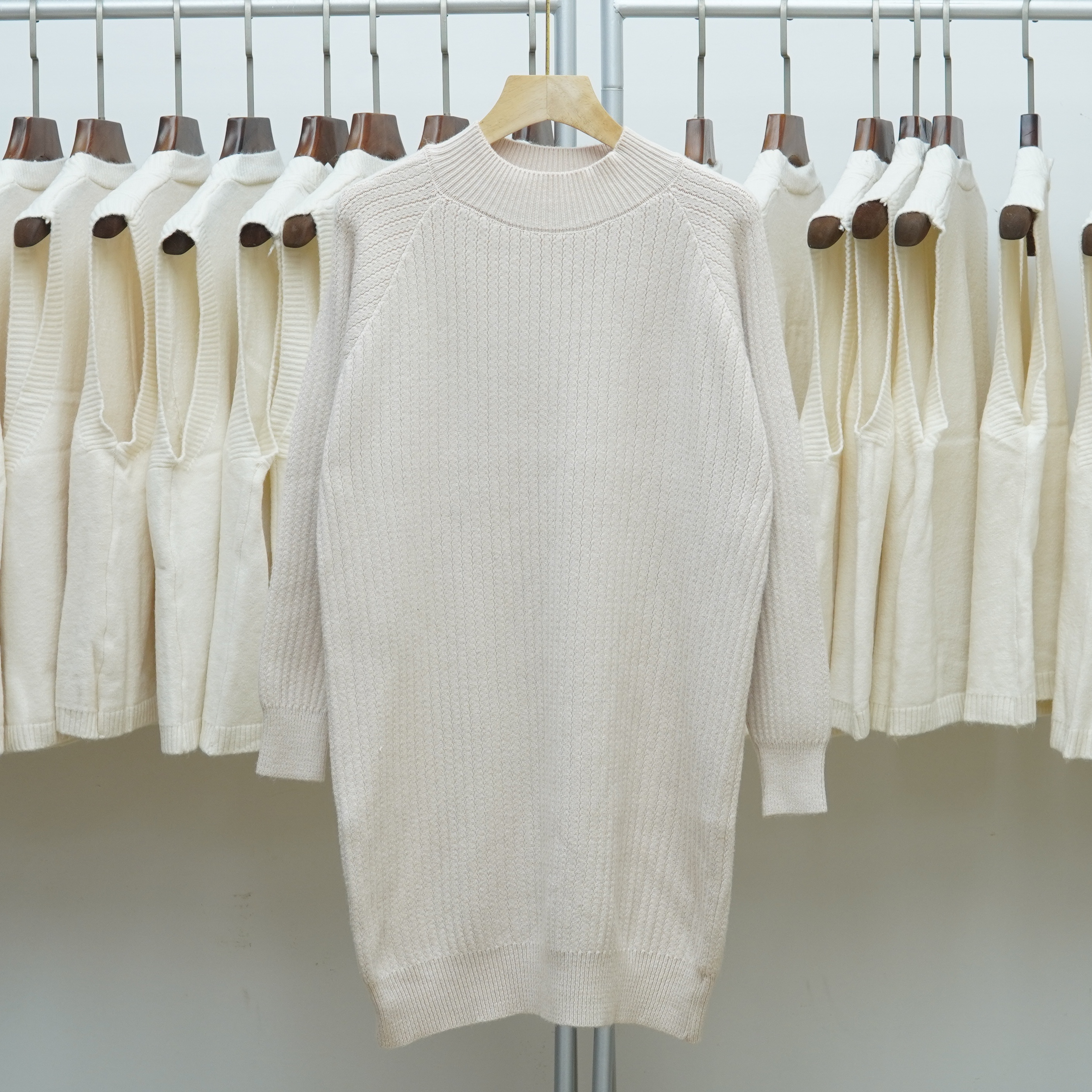 圆领长袖针织连衣裙女