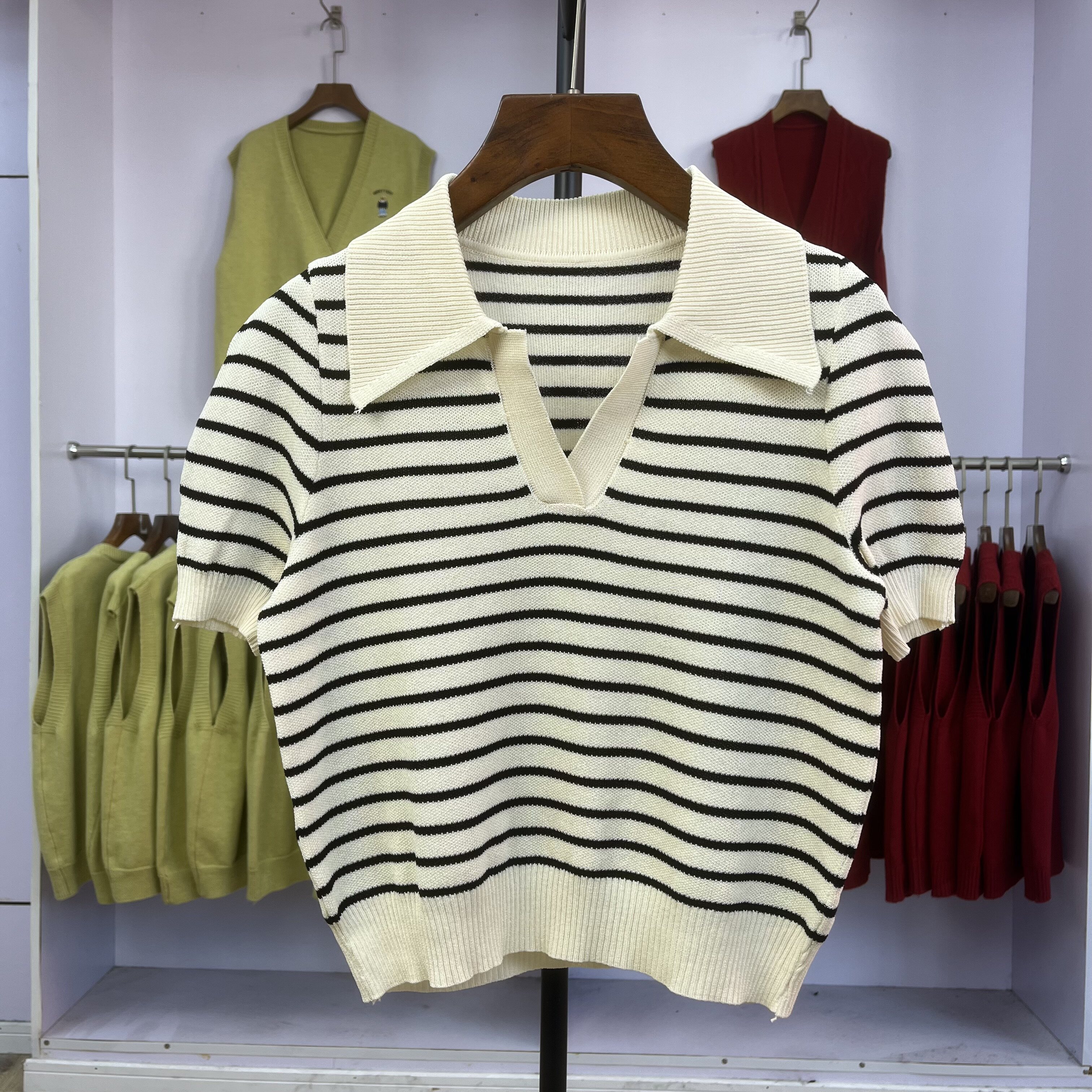 113 条纹针织衫短袖T恤女2025新款夏季Polo领薄款V领短款显瘦上衣