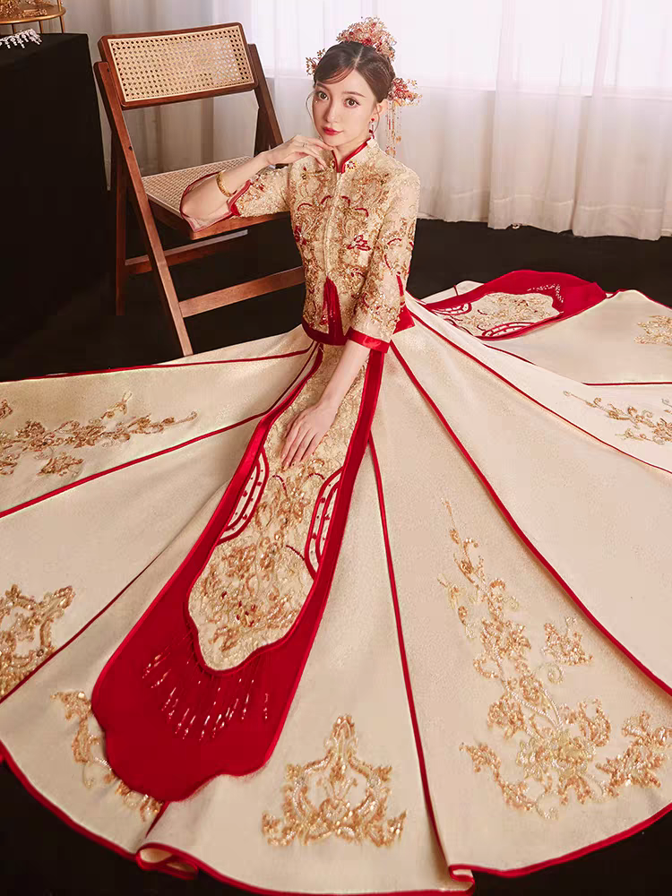 出租赁晚礼服秀禾服订婚结婚主持服装昆明建水蒙自个旧开远弥勒