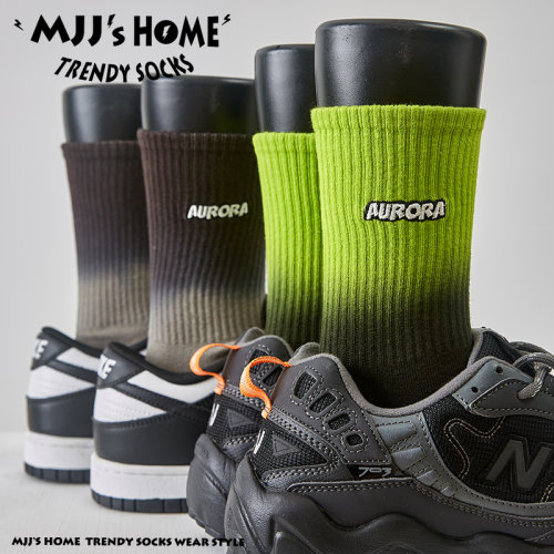 MJJ渐变色刺绣字母纯棉中筒袜