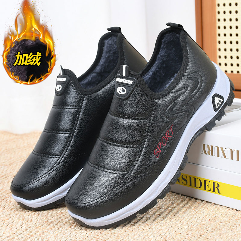 老北京布鞋冬季加绒保暖棉鞋女款防滑软底中老年一脚蹬防水妈妈鞋