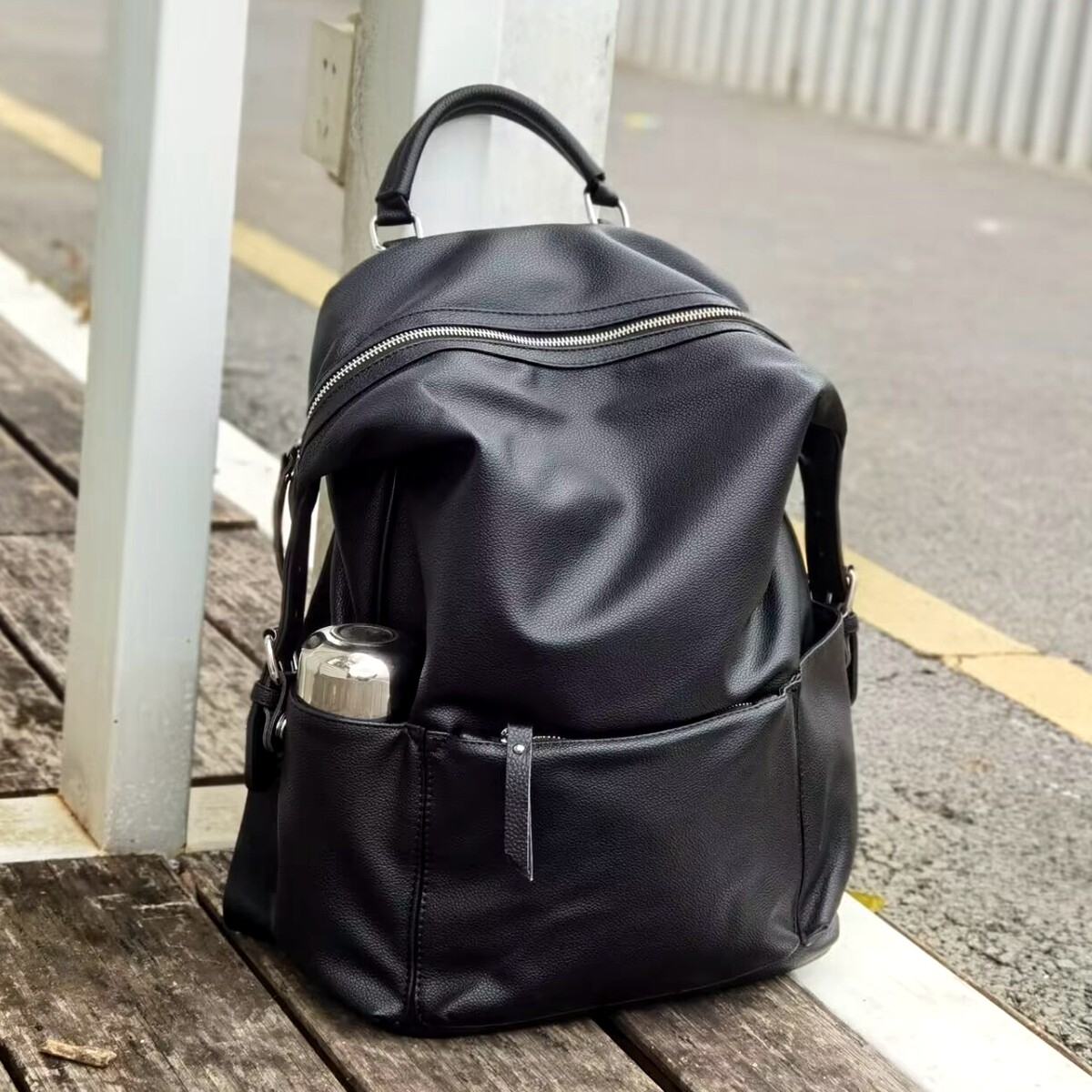 双肩包女2025新款时尚简约真皮防水大容量登山旅行背包男学生书包