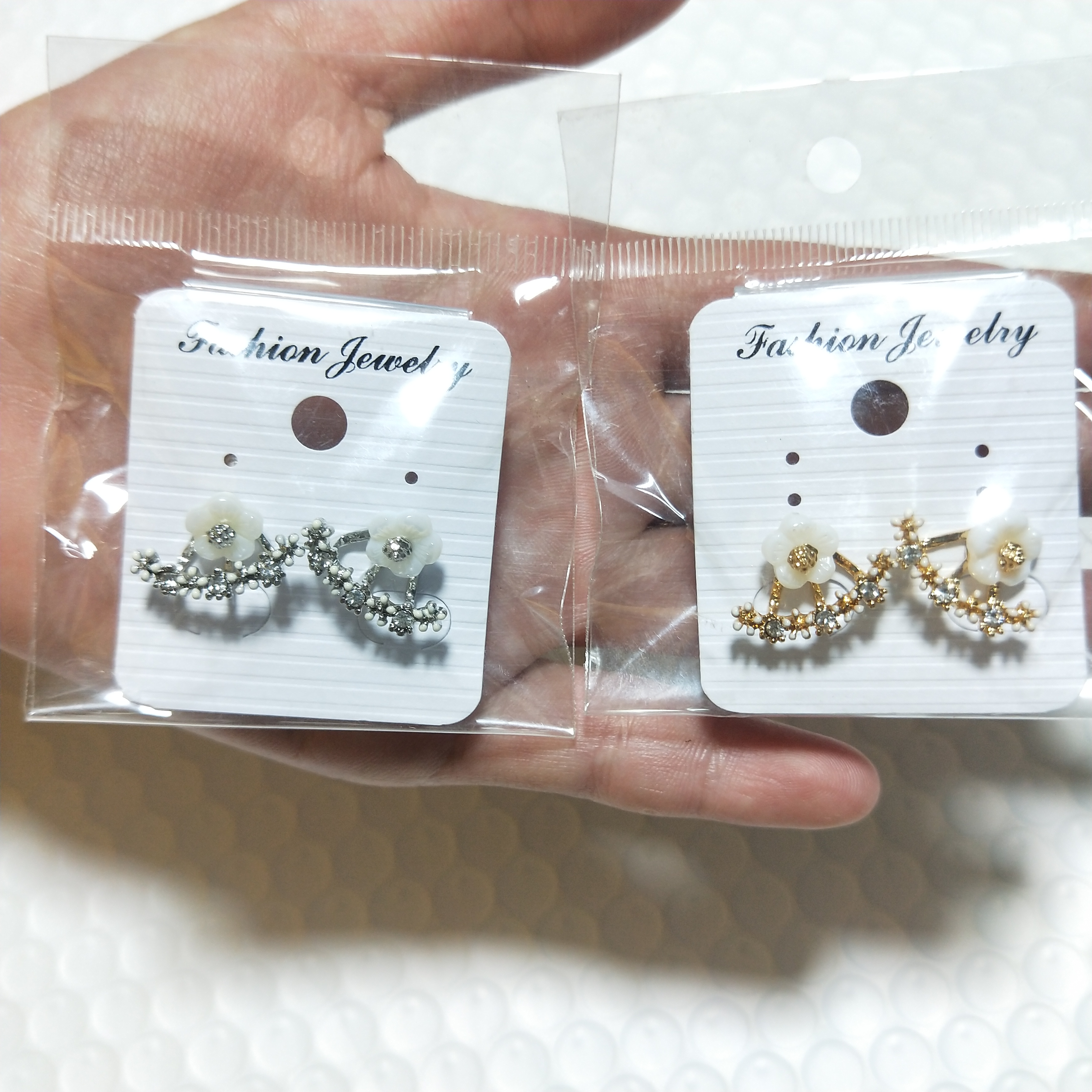 韩版甜美气质小菊花朵贝壳耳钉女简约时尚防过敏钢针耳饰