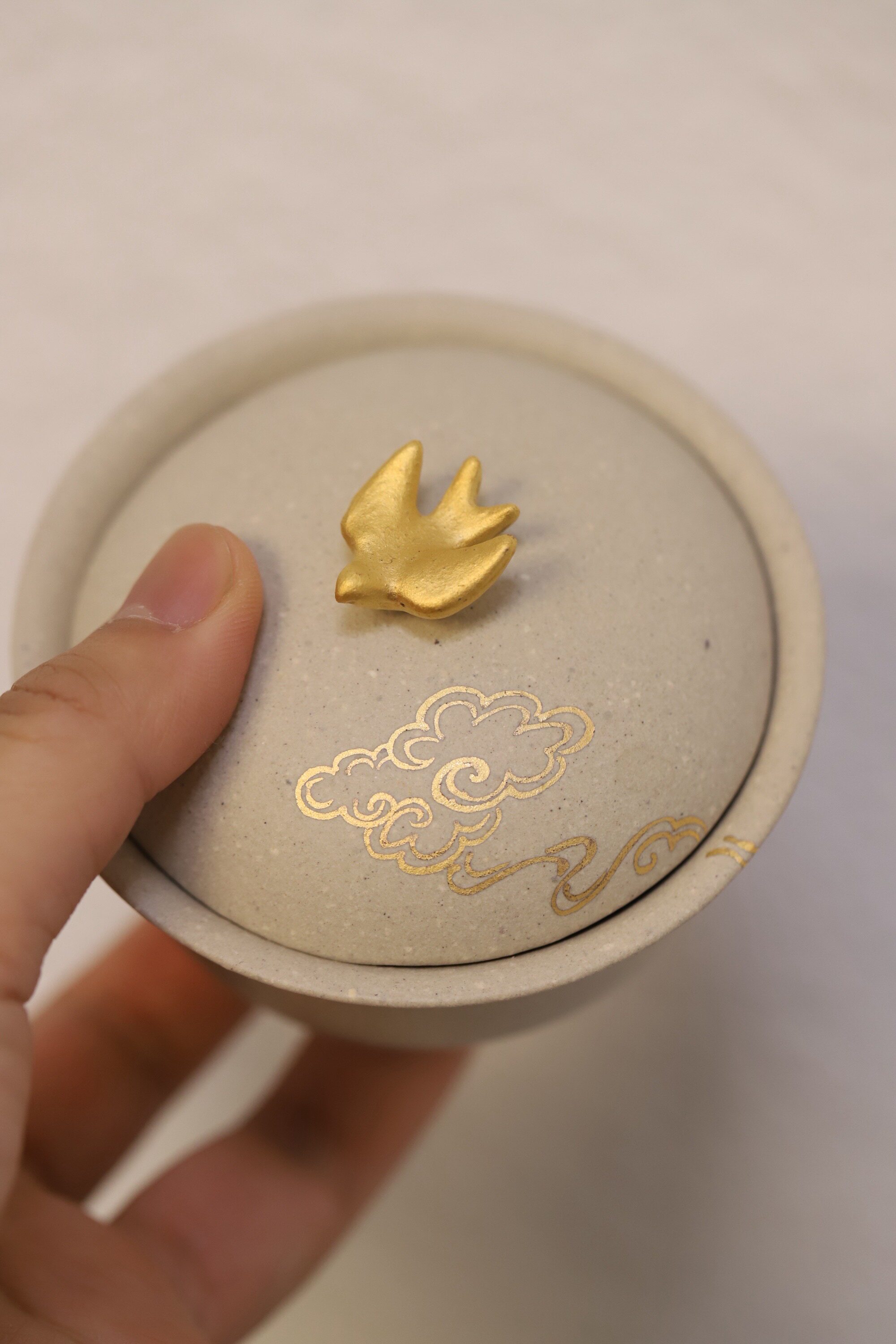 预售 云雀 宜兴紫砂盖碗 描金装饰 手工原矿白段泥盖碗茶具