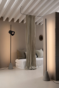 意大利Karman Cupido LED Floor lamp 隐形画黑色落地灯-二灯罩版