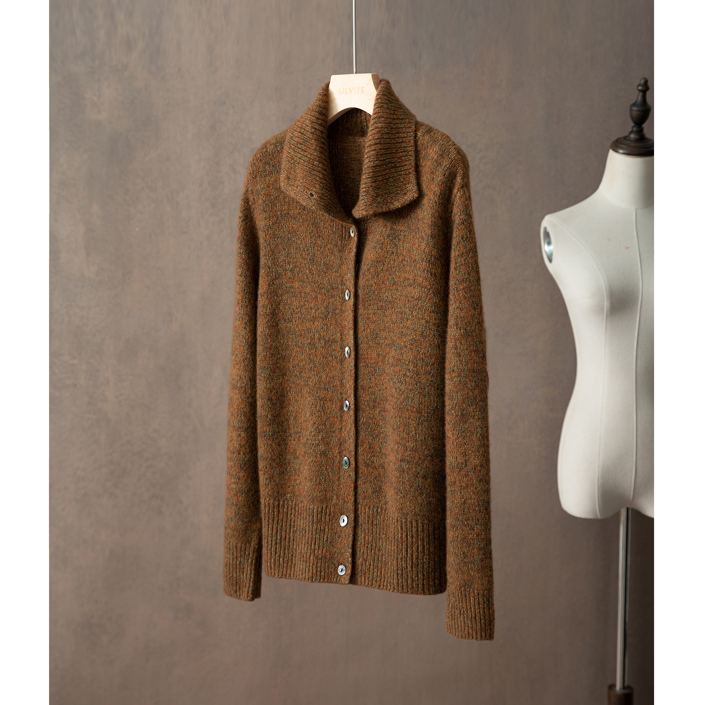 高定 高克重丝羊绒衫花纱开衫毛衣针织衫女宽松翻领羊绒外套冬季