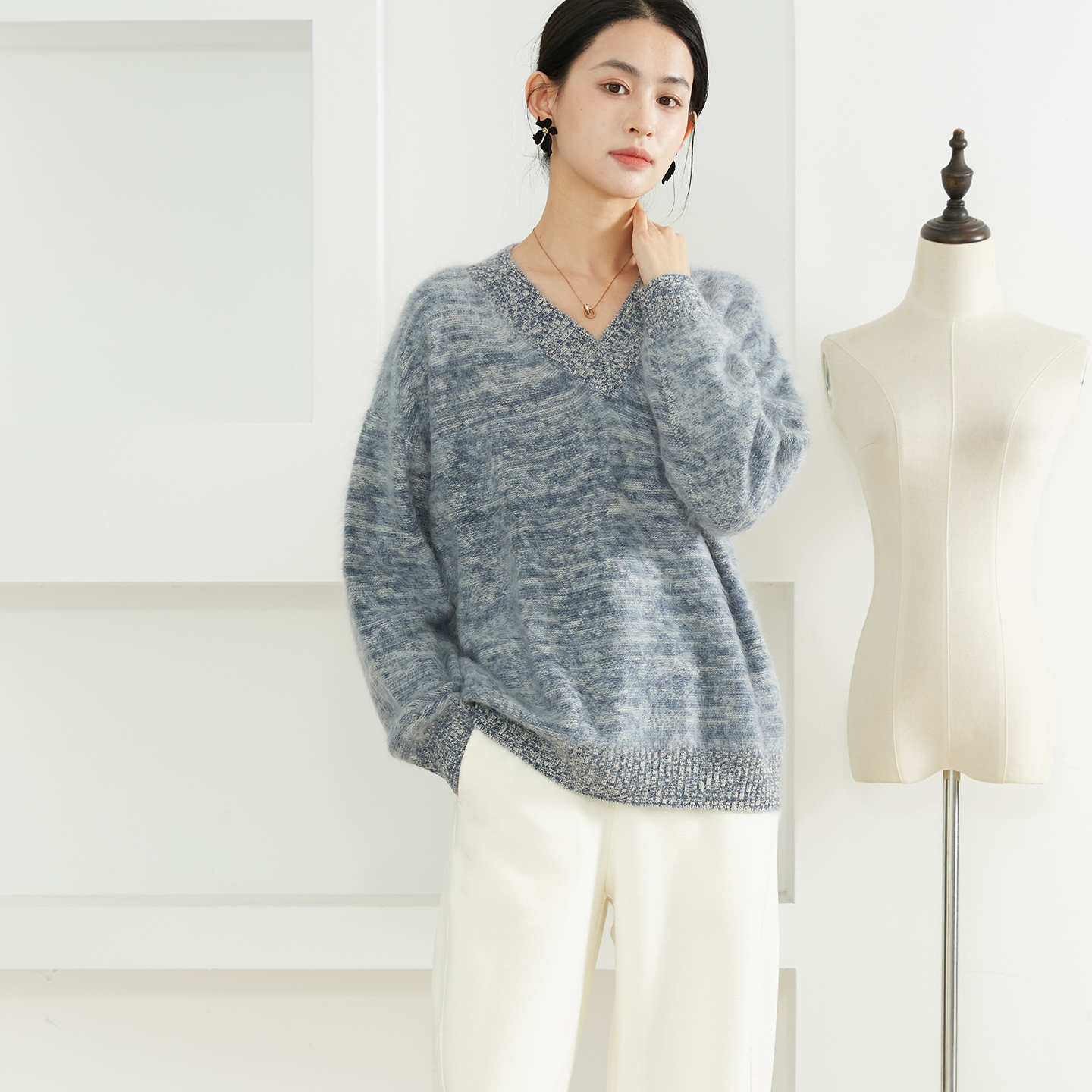 特惠 100%山羊绒慵懒V领宽松拉绒羊绒衫女宽松针织衫毛衣加厚秋冬