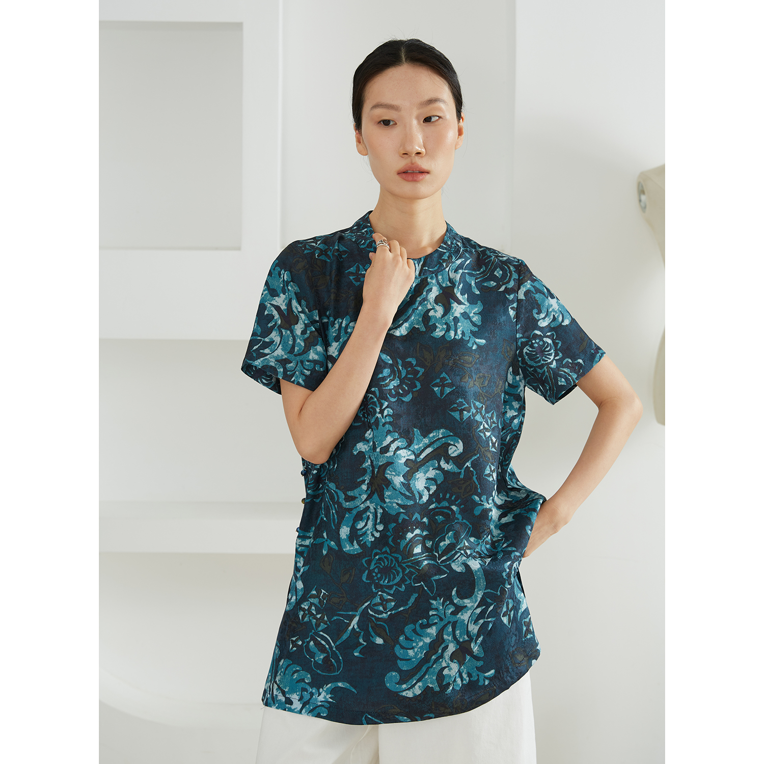 现货青花瓷奥黛中长款真丝印花桑波缎短袖上衣100%桑蚕丝国风盘扣