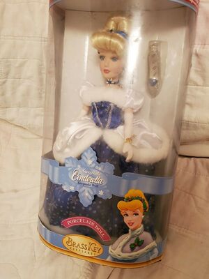 预 Disney Snowflake Cinderella 2004 迪士尼灰姑娘陶瓷娃娃