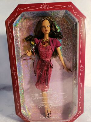 发 Barbie Birthstone Miss Garnet 2007 一月生辰石娃娃嘟嘟嘴黑