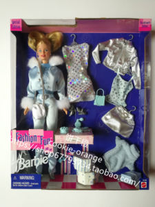 预 Barbie Fashion Fun Gift Set  1999 时装秀 时尚狂热芭比
