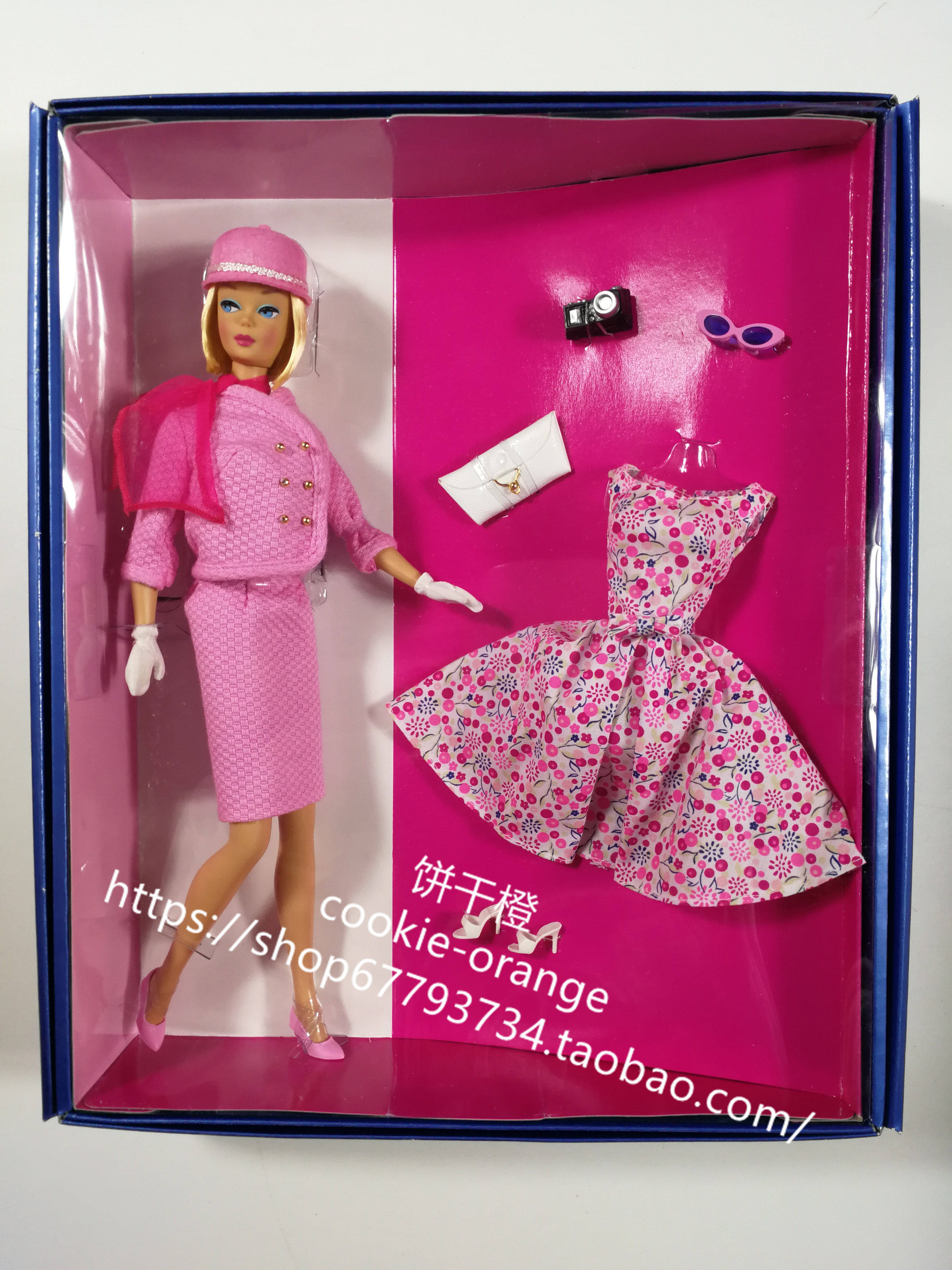 发 Barbie Passport to Pink 2012 粉色护照芭比娃娃 金标