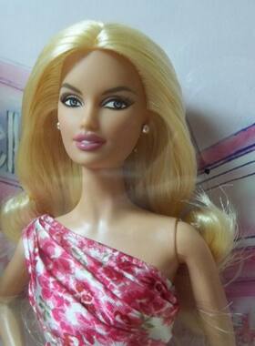 预 barbie Belk 125 2013 芭比娃娃粉标