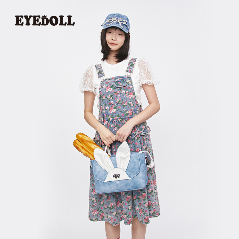 EYEDOLL 法式复古风设计感浪漫碎花休闲牛仔方领背带连衣裙女