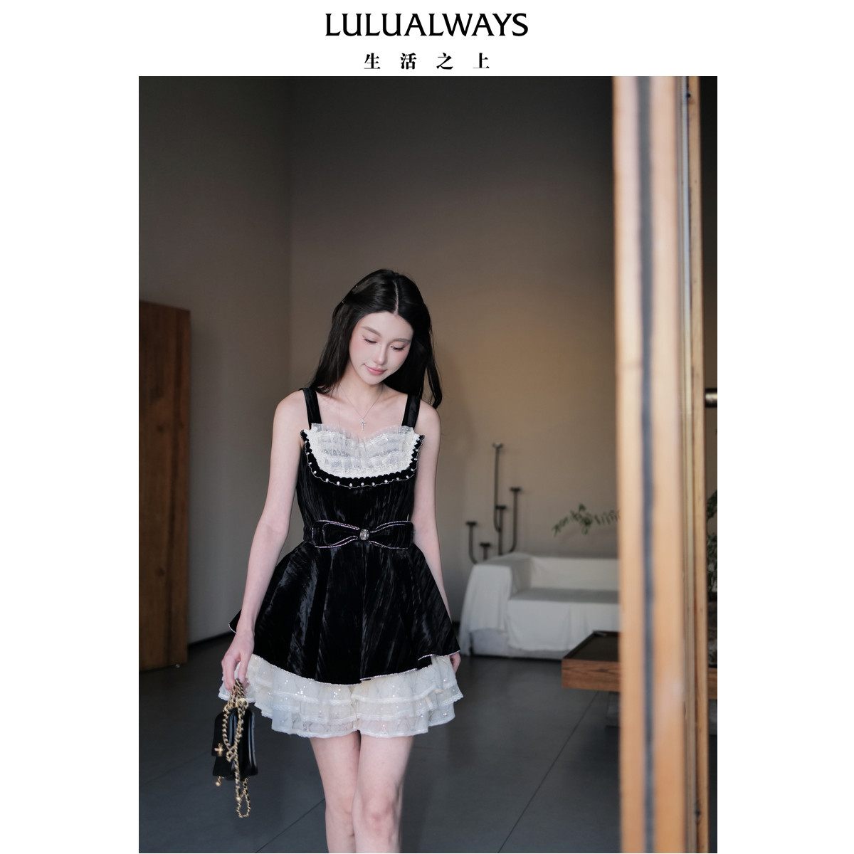 LULUALWAYS【商场同款】26秋季新款复古宫廷收腰蕾丝吊带连衣裙