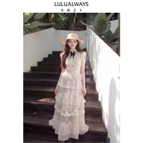 LULUALWAYS【明星同款】26春季新款法式飞飞袖蕾丝蛋糕裙长连衣裙