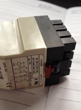 施耐德继电器RHN411M AC220V 现货