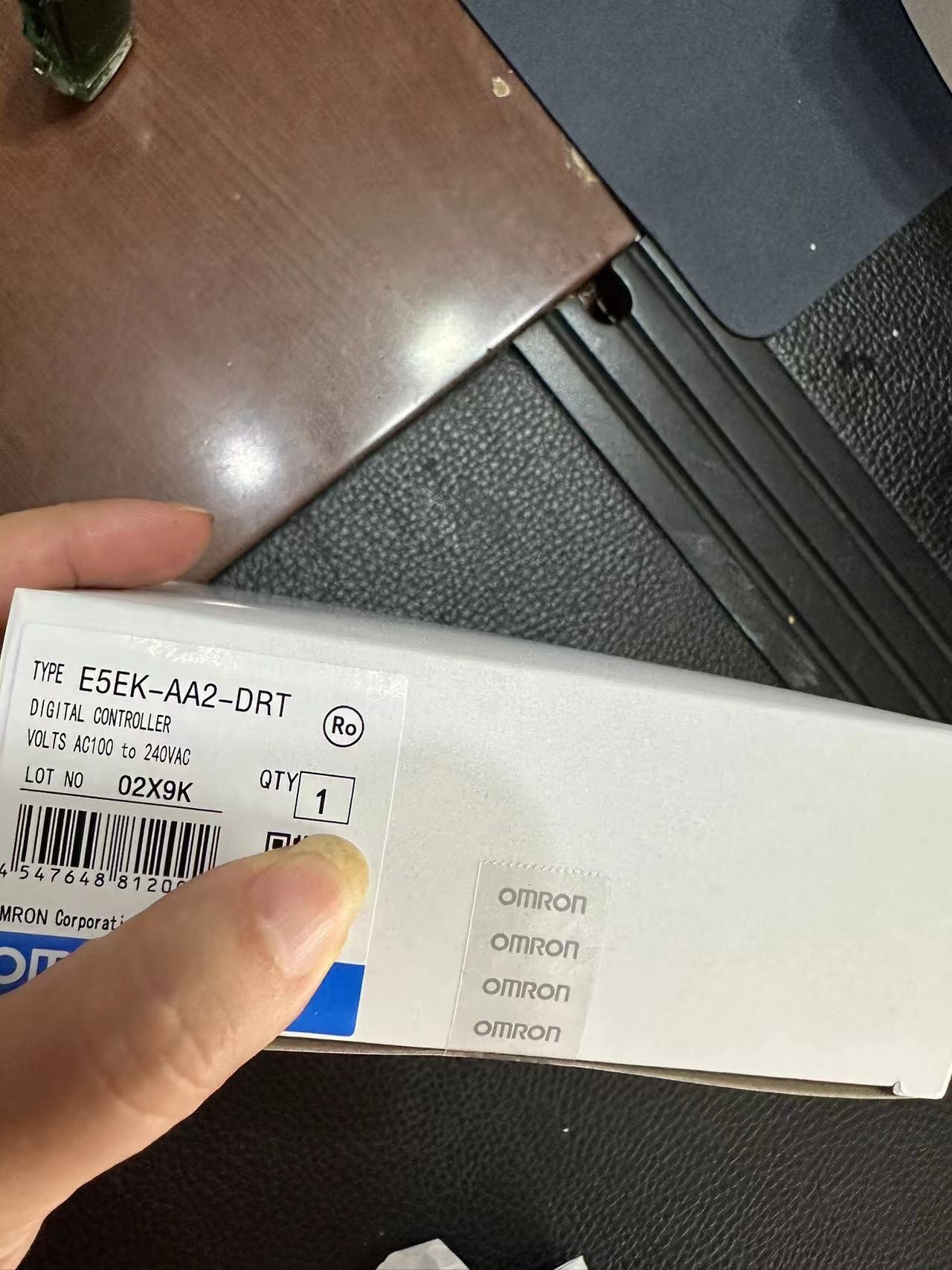 E5EK-AA2-DRT   欧姆龙温控器全新原装拍前请询价