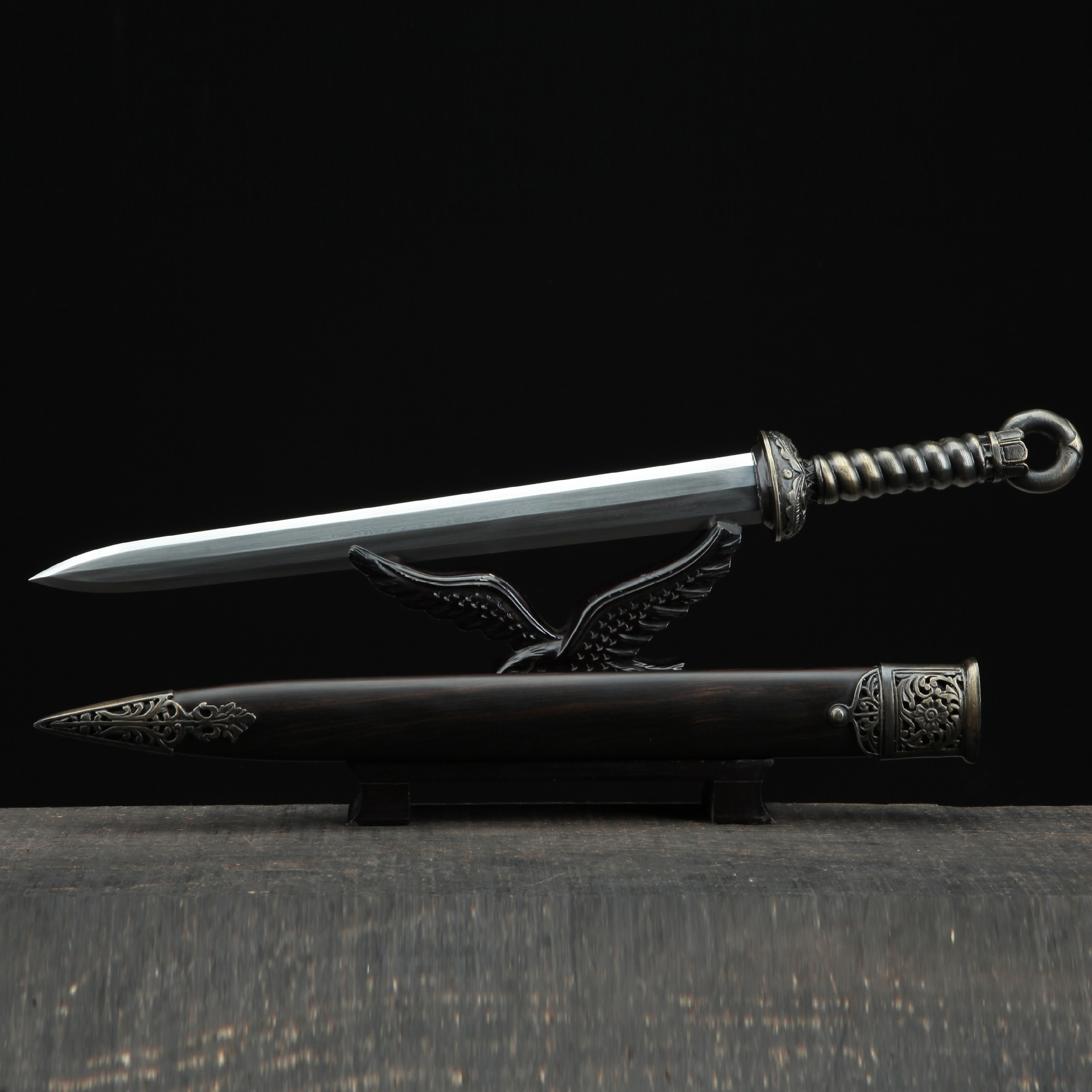 龙泉市刀剑手工锻打防身冷兵器