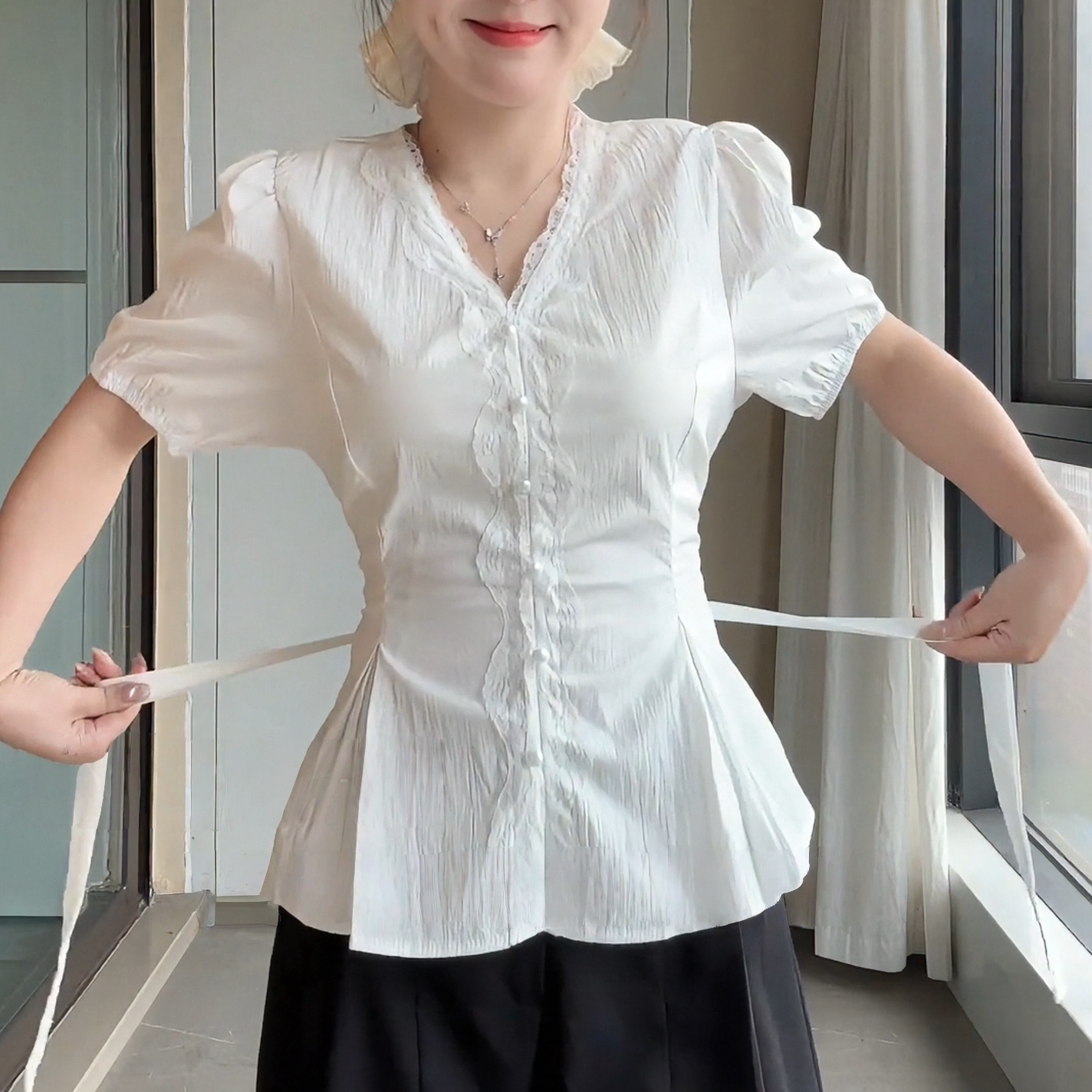 大码胖mm气质蕾丝短袖衬衫女夏季新款时尚显瘦遮肉收腰泡泡袖上衣