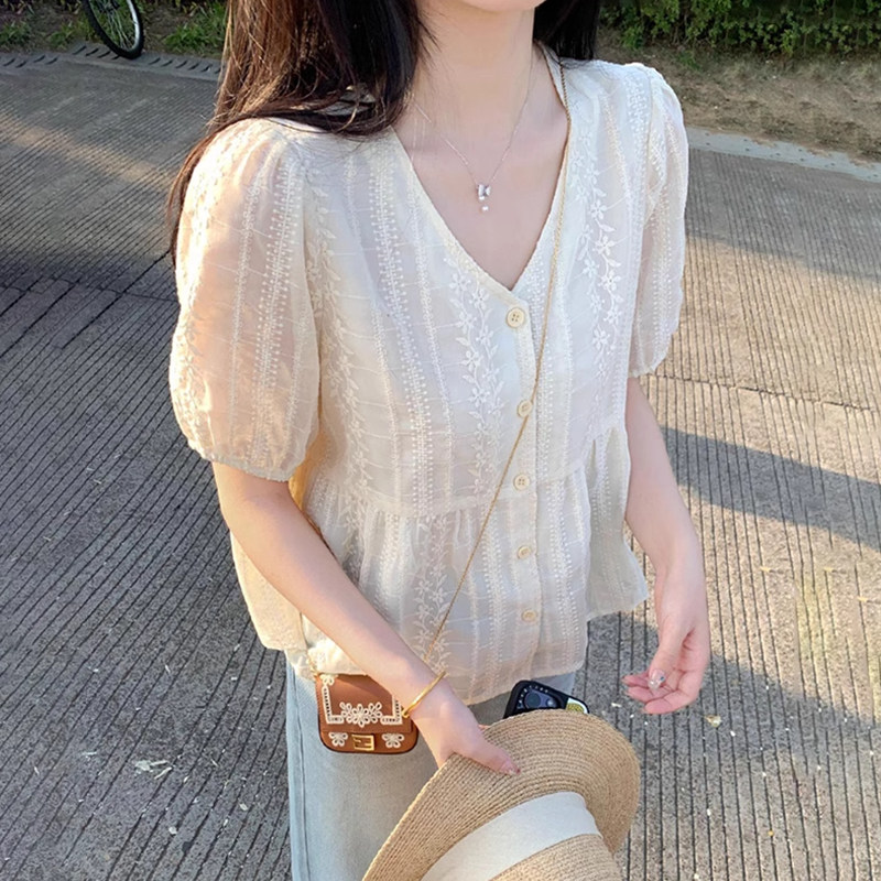 蕾丝减龄甜美气质刺绣短袖上衣女