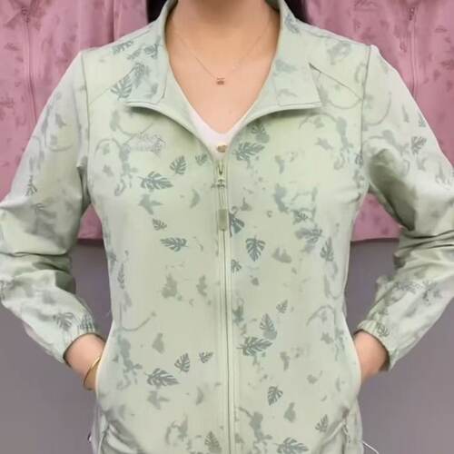 夏季新款妈妈防晒服外套韩版时尚轻薄透气休闲夹克短款中老年女装