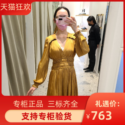 2022季法式气质优雅收腰褶皱缎面连衣裙MFPRO02139
