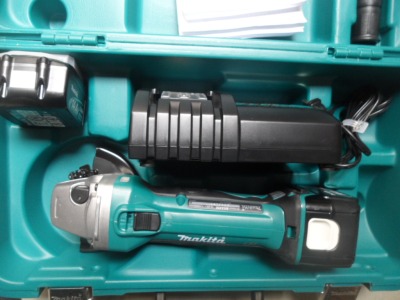makita牧田充电式角向磨光机 DGA450RME/DGA452RME  锂电池角磨机