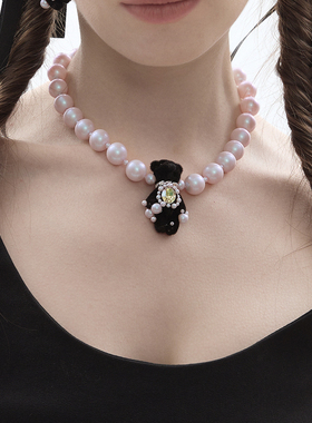 BING粉色珍珠毛绒黑色小熊项链