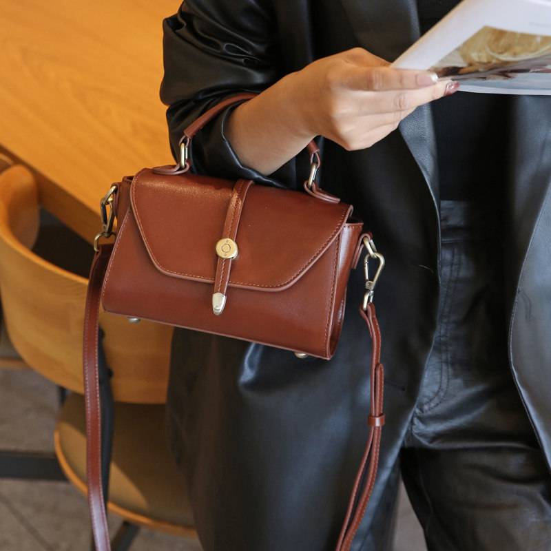 2025秋冬新款真皮斜挎手提小包包女时尚高颜值头层牛皮休闲单肩包,箱包皮具/热销女包/男包,通用款女包,淘宝优惠券,粉丝福利购,淘宝优惠卷