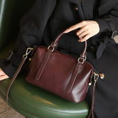 牛皮大容量斜挎手提包女百搭2026春季 真皮波士顿包放雨伞水杯 新款