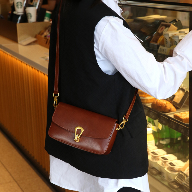 时尚两根肩带真皮单肩斜挎小包女