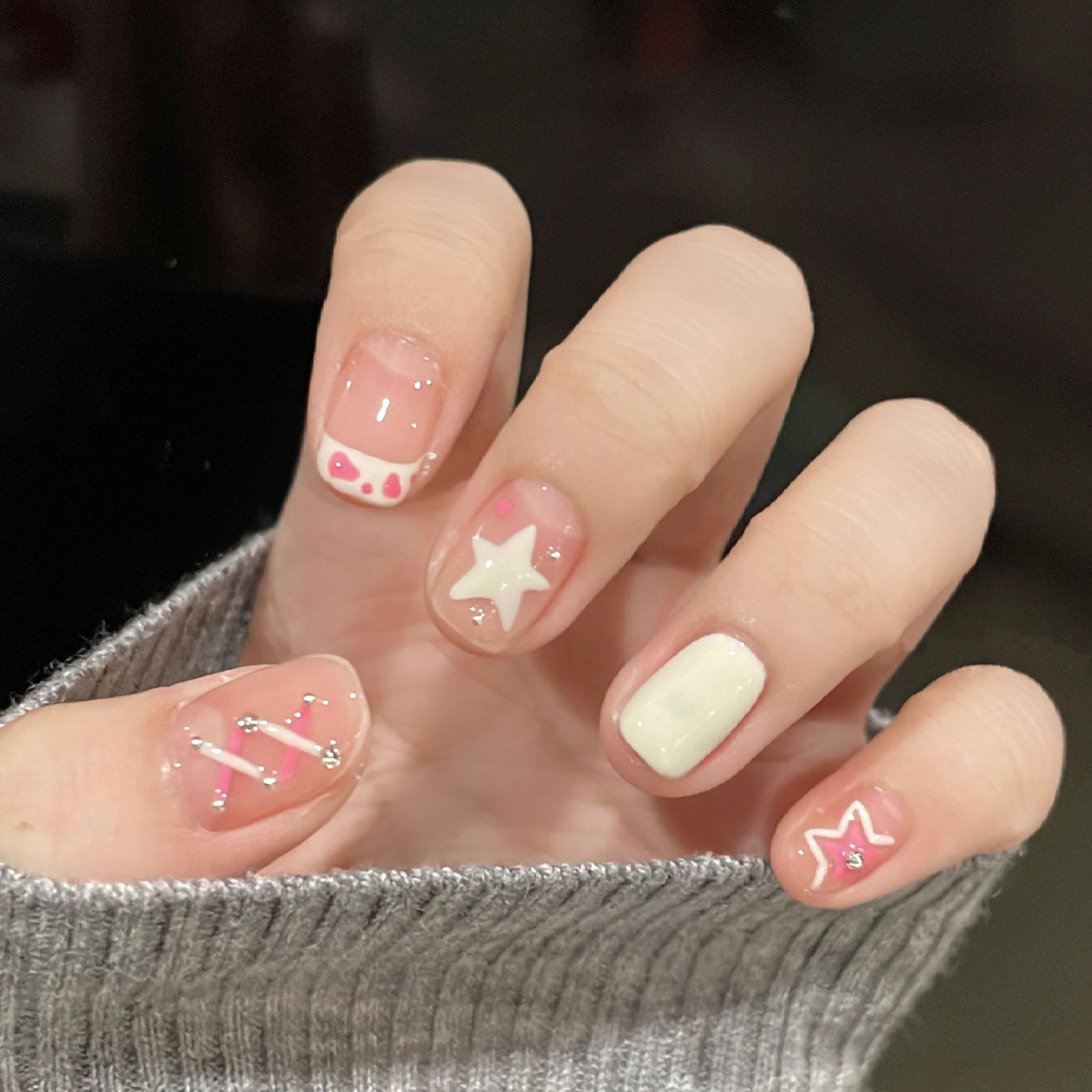 手工穿戴甲可爱芭比手绘短款美甲贴片手绘星星豹纹指甲显白甜酷风