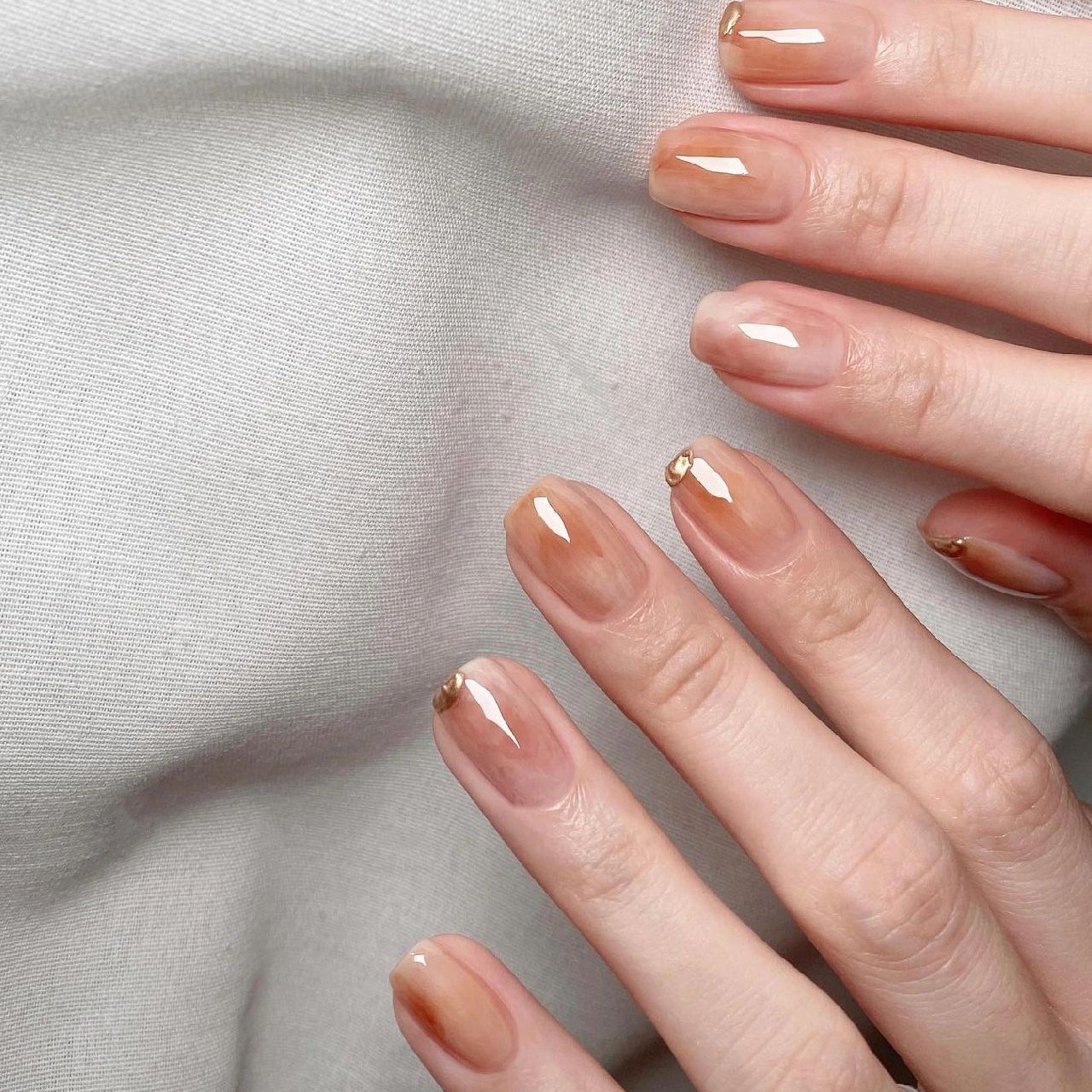 手工穿戴甲秋冬气质感琥珀晕染美甲贴片清透感奶茶色指甲短款显白