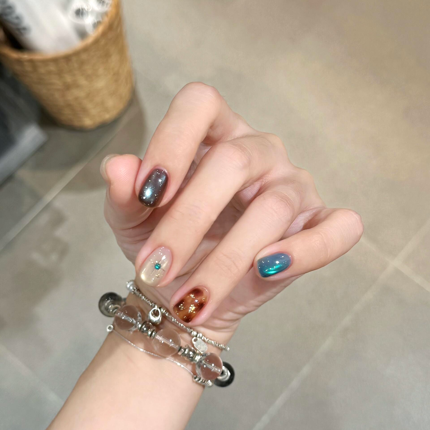 这个,美拉德猫眼美甲太适合秋冬